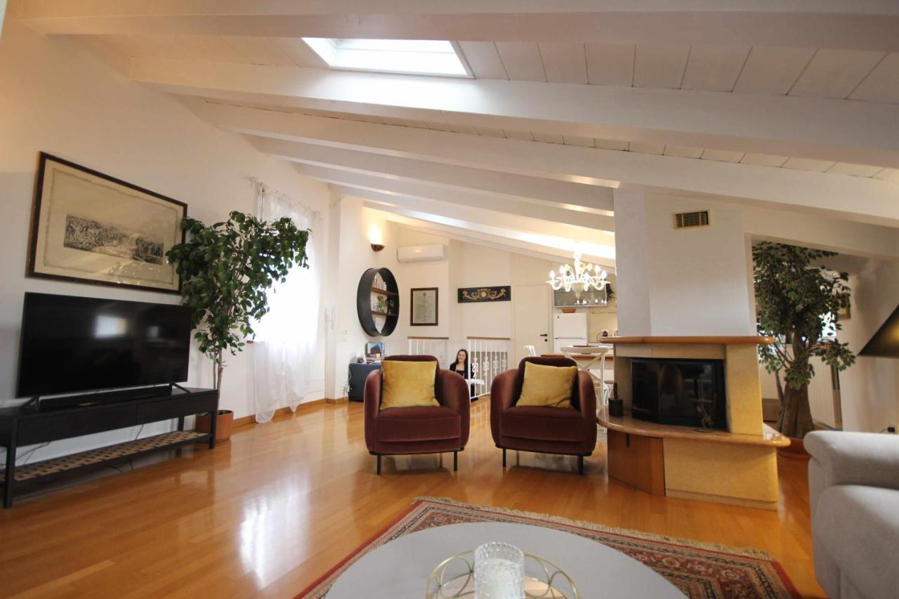 Case Vr Holiday Attico San Domenico Verona Exterior photo